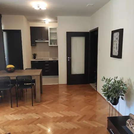 아파트 Apartman Ura 마카르스카