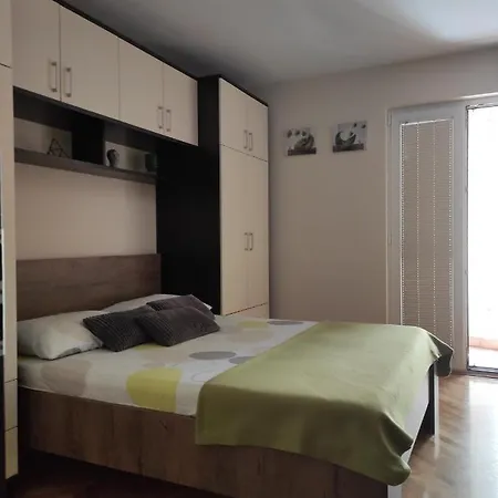 Apartman Ura