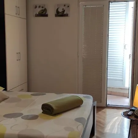 Apartman Ura 아파트 *